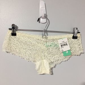 NEW Honeydew Intimates cream lace panties size M